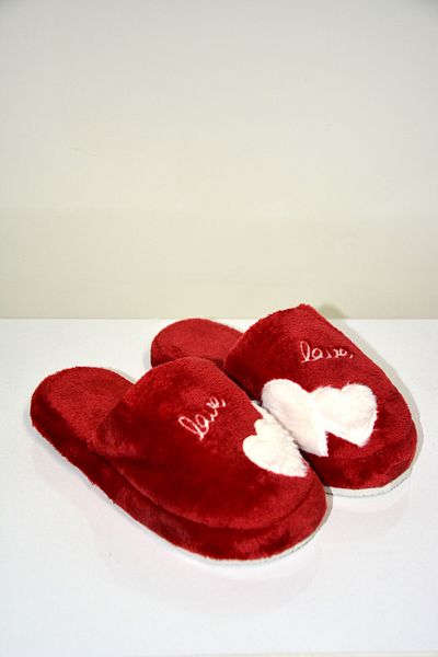 SUNSTEP Women's Winter Love Heart Figure Embroidery Embroidered House Slippers