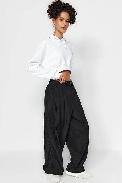 Trendyol Collection Μαύρο αλεξίπτωτο ύφασμα ρυθμιζόμενο ελαστικό πλεκτό αθλητικό παντελόνι μέσης THMAW24EA00014