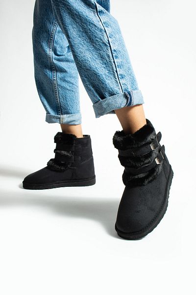 İnan Ayakkabı Black Suede Buckle Furry Flat Sole Women's Boots (SOLE 2 CM)