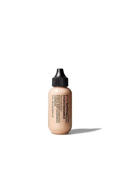 M.A.C Studio Radiance Face And Body Radiant Sheer W0 Foundation - 50 ml FNDTN14