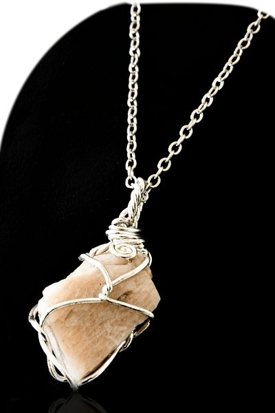 Tesbih Atölyesi Certified Raw Unprocessed Wire Wrapped Sun Stone Necklace