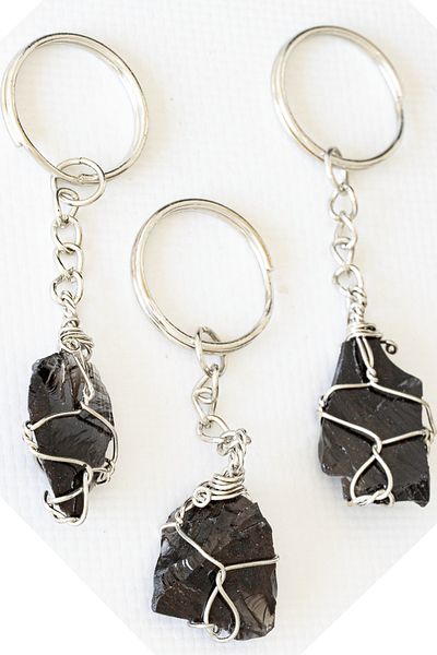 Tesbih Atölyesi Certified Silver Raw Black Obsidian Stone Keychain - Wire Wrapped