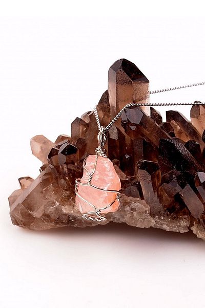 Tesbih Atölyesi Certified Raw Unprocessed Wire Wrapped Light Pink Quartz Stone Pendant