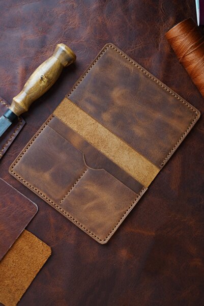 Lost Slope محفظة جواز سفر مصنوعة يدويًا من الجلد الطبيعي