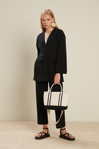 Manuka COTTON CRINKLE KIMONO BLACK