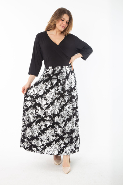 Şans فستان نسائي أسود كبير الحجم بياقة ملفوفة ومطبوع 65N37342