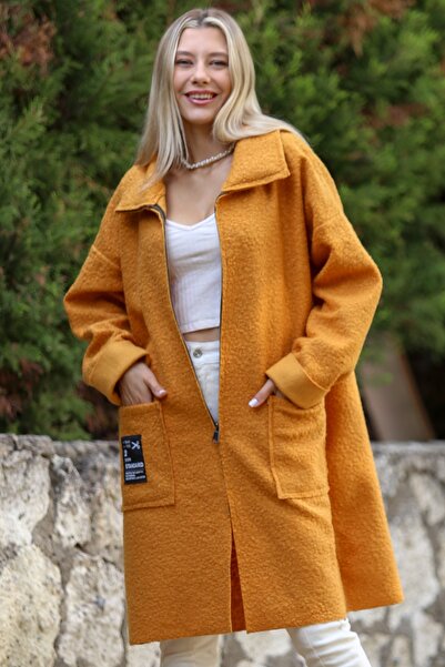 Chiccy Ιταλικό μουσταρδί χρώματος γιακά με μακρύ μανίκι με φερμουάρ και διπλή τσέπη υφαντό παλτό μπουκλ