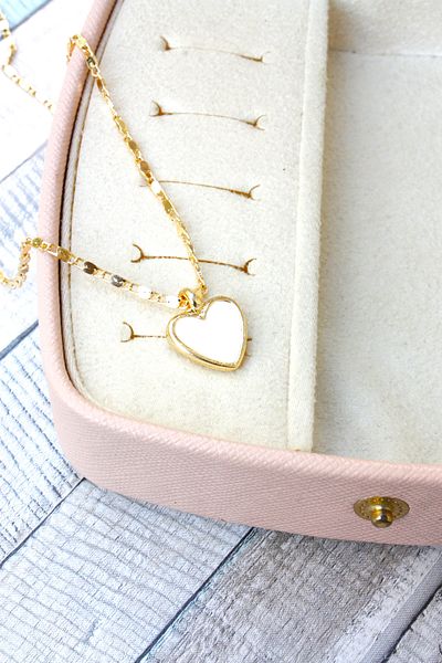 Neva GOLD PLATED ARPA CHAIN WHITE MINELED HEART BIGUTER NECKLACE