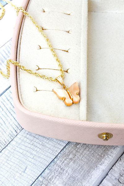 Neva GOLD PLATED WICKER CHAIN BEIGE COLOR BUTTERFLY BIGUTER NECKLACE