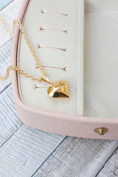 Neva GOLD PLATED WICKER CHAIN HEART BIGUTER NECKLACE