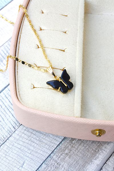 Neva GOLD PLATED ARPA CHAIN BLACK COLOR BUTTERFLY BIGUTER NECKLACE