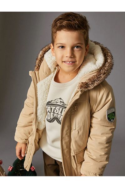 Koton Boy's Hooded Coat with Padded Pocket, Wind Cover, Fur Inside and Zipper