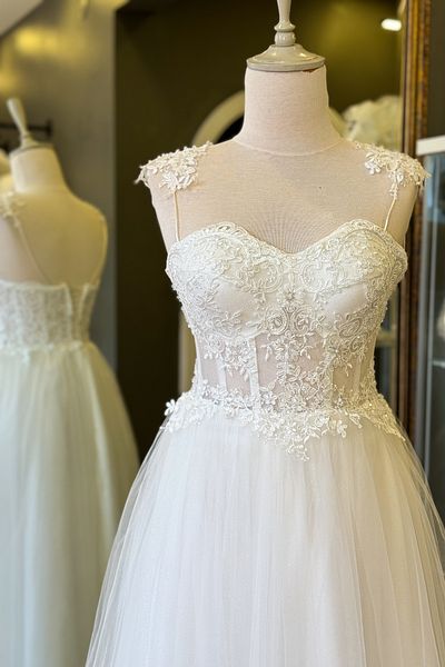 Lenta Moda White Embroidered Lace Covered Evening Dress