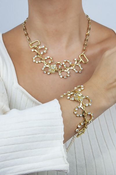 Liveyn Design Zircon Stone Flower Detail Gold Necklace Bracelet Set