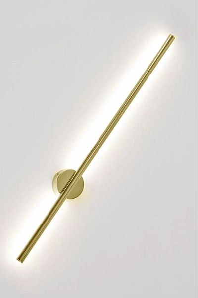BY-LAMP نموذج قضيب صيد ذهبي اللون مع انعكاس على الحائط