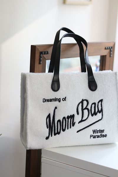 Moom Bag Tote mare cu bretele duble de pluș alb pentru femei