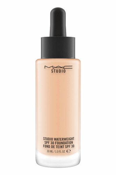 M.A.C Studio Waterweight SPF 30 Foundation NW15 Foundation 30 ml FNDTN121