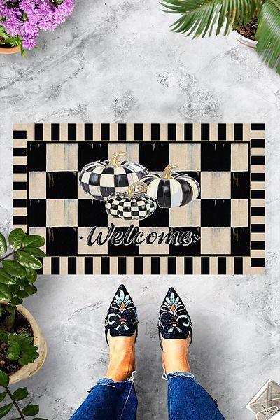 Pelangi Digital Printed Welcome Written Checkerboard Patterned Decorative Door Mat with Pumpkin Figure