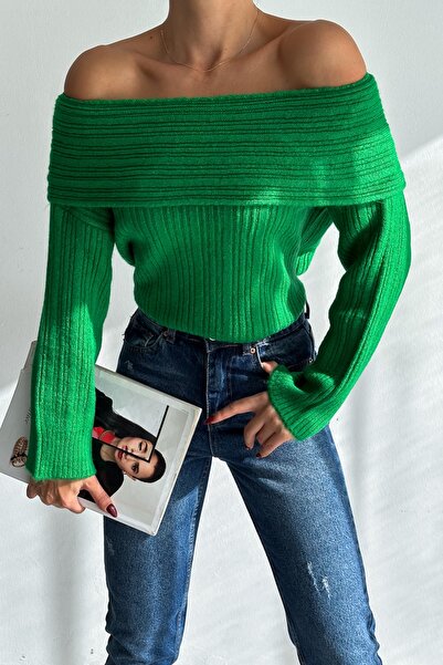 FEMELLE Women's Dark Green Ruffle Collar Ribbed Sweater