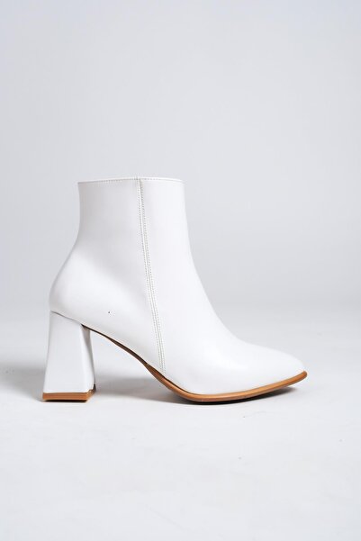 Modabuymus Kairobi Beyaz Mat Kalın Topuklu Bot