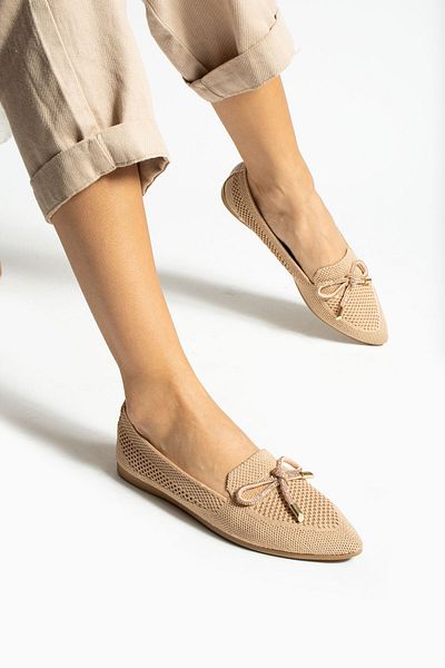 Neva'nın Butiği Women's ballet flats with pointed toe buckle