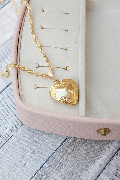 Neva GOLD PLATED WICKER CHAIN MEDIUM SIZE WITH MOTIF COVER HEART BIGUTER NECKLACE