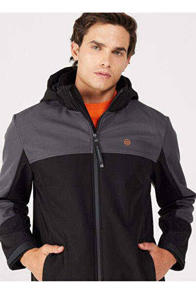 WRANGLER Regular Fit Men's Black Jacket W 232270001 Soft Shell Jacket