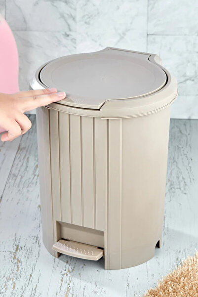 Poomy Bathroom and Kitchen Pedal Trash Can with Push to Open Mechanism - Gray