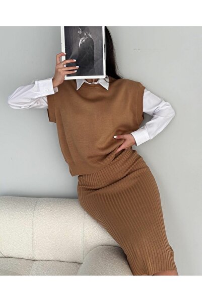 Leo Ferre Dámský pletený svetr s výstřihem a dvojitou sukní