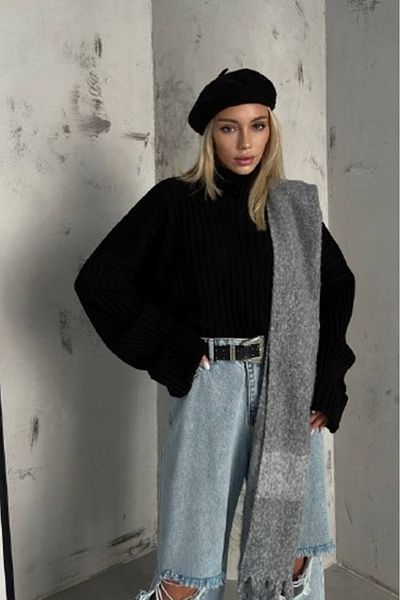 lovebox Women's Turtleneck Corduroy Crop Black Sweater 23W16016