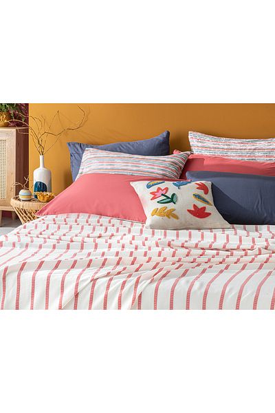 English Home Pink Viscose King Size Pique - Petite Daisies Yarn-Dyed