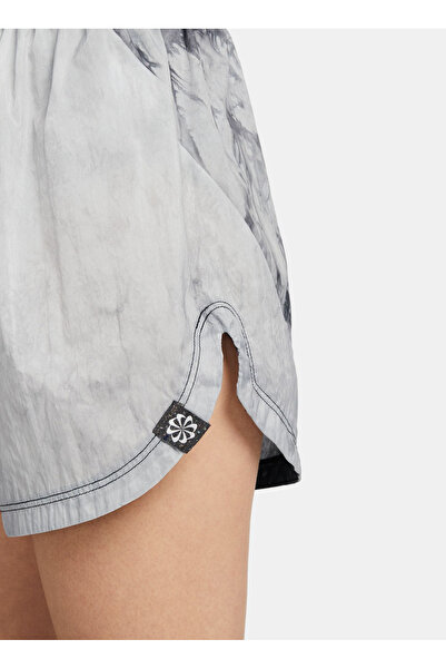 Nike Siyah - Gri - Gümüş Kadın Regular Fit Şort DX1021-010 W NK TRAIL RPL MR 3 BR