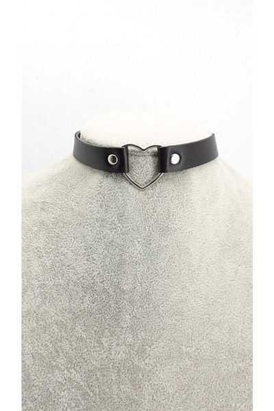 Fugusugu Black Wide Heart Choker
