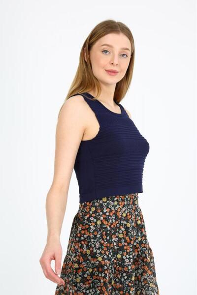 SARİTA MODA Жіночий трикотажний кроп-топ з велосипедним коміром