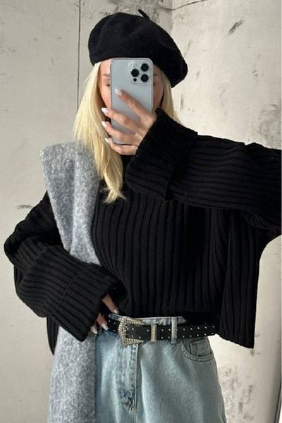 lovebox Women's Turtleneck Corduroy Crop Black Sweater 23W16016