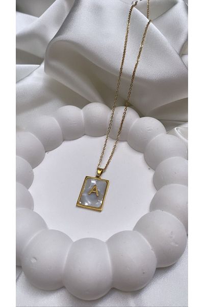 Accessories قلادة ذهبية اللون بحرف فولاذي حرف A