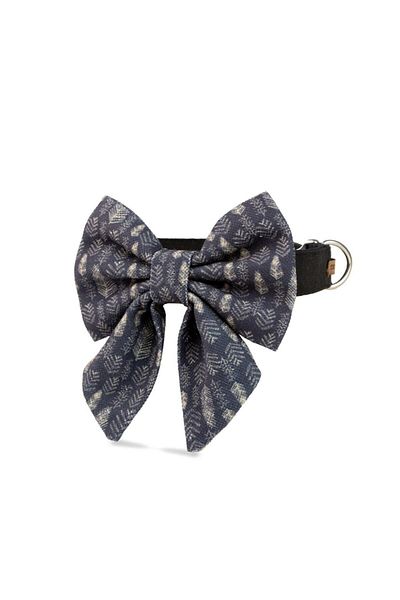Lusi Doog Black Female Bow Tie Dog Collar