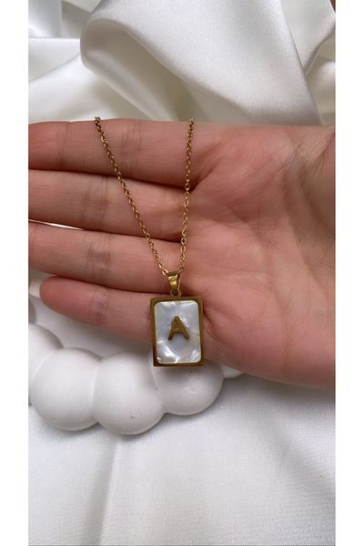 Accessories قلادة ذهبية اللون بحرف فولاذي حرف A