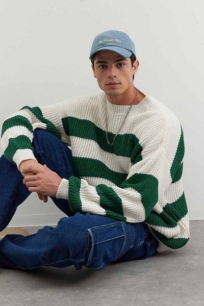 Trendyol Collection Dunkelgrüner, lässiger, weit geschnittener, gestreifter Strickpullover mit Rundhalsausschnitt TMNAW23KZ00106