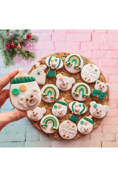 Tatlı Armağanlar ويلكم بيبي حديثي الولادة - طقم 20 قطعة من البالونات الطائرة، وزرة الدبدوب، وزجاجة الطفل