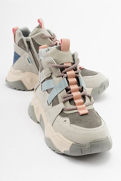 LuviShoes حذاء رياضي نسائي متعدد الألوان من CLARA Ice