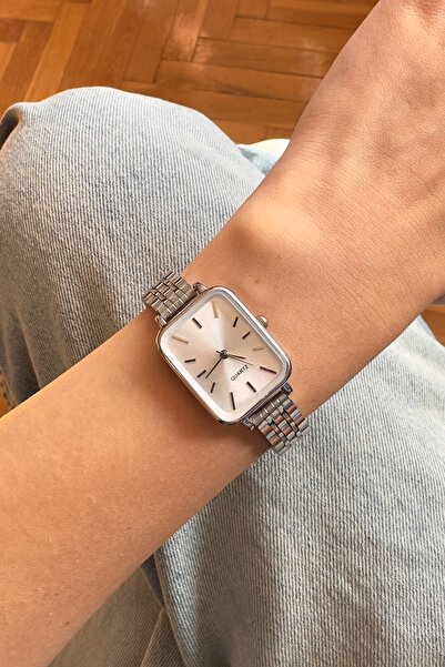 pierrose ساعة يد نسائية كلاسيكية مستطيلة الشكل بسلك معدني فضي