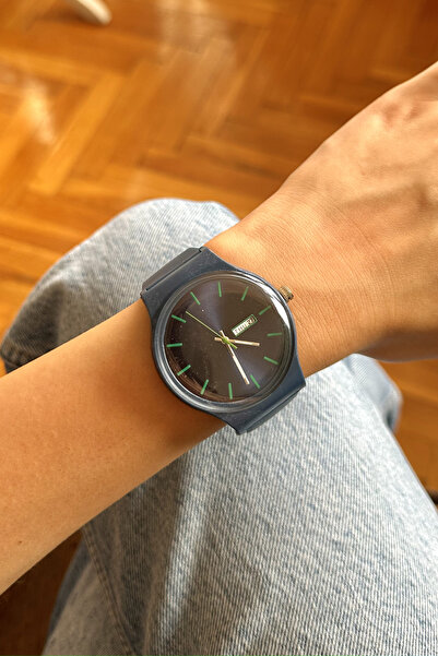 pierrose ساعة يد رياضية للجنسين بسلك سيليكون باللون الأزرق الداكن