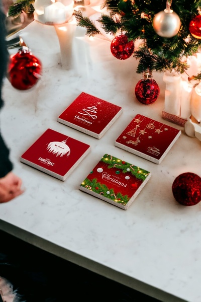 Baumatelier هدية عيد الميلاد الحمراء للعام الجديد مجموعة قواعد أكواب من الحجر...