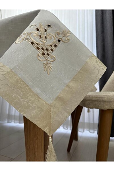 sewev مفرش طاولة مطرز