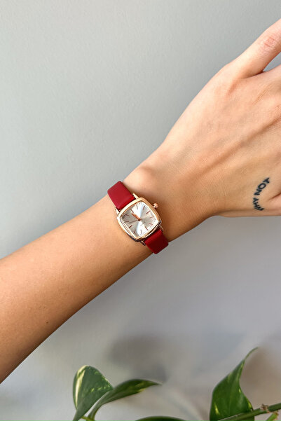 pierrose Kırmızı Deri Kordon Vintage Kare Minimal Kadın Kol Saati