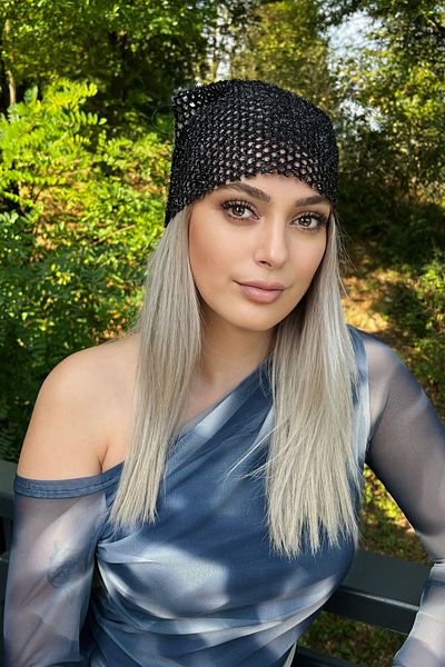 TAKIŞTIR وشاح أسود لامع