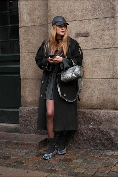 Manuka PREMIUM STAMP TRENCH COAT ČERNÝ