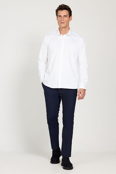 ALTINYILDIZ CLASSICS Weißes Slim-Fit-Satinhemd für Herren mit schmalem Schnitt und klassischem Kragen
