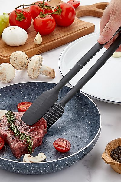 NOYİSKA 220 Degree Durable Luxury Black Serving and Grilling Tongs Non-stick Non-Scratch Silicone Barbecue Tongs